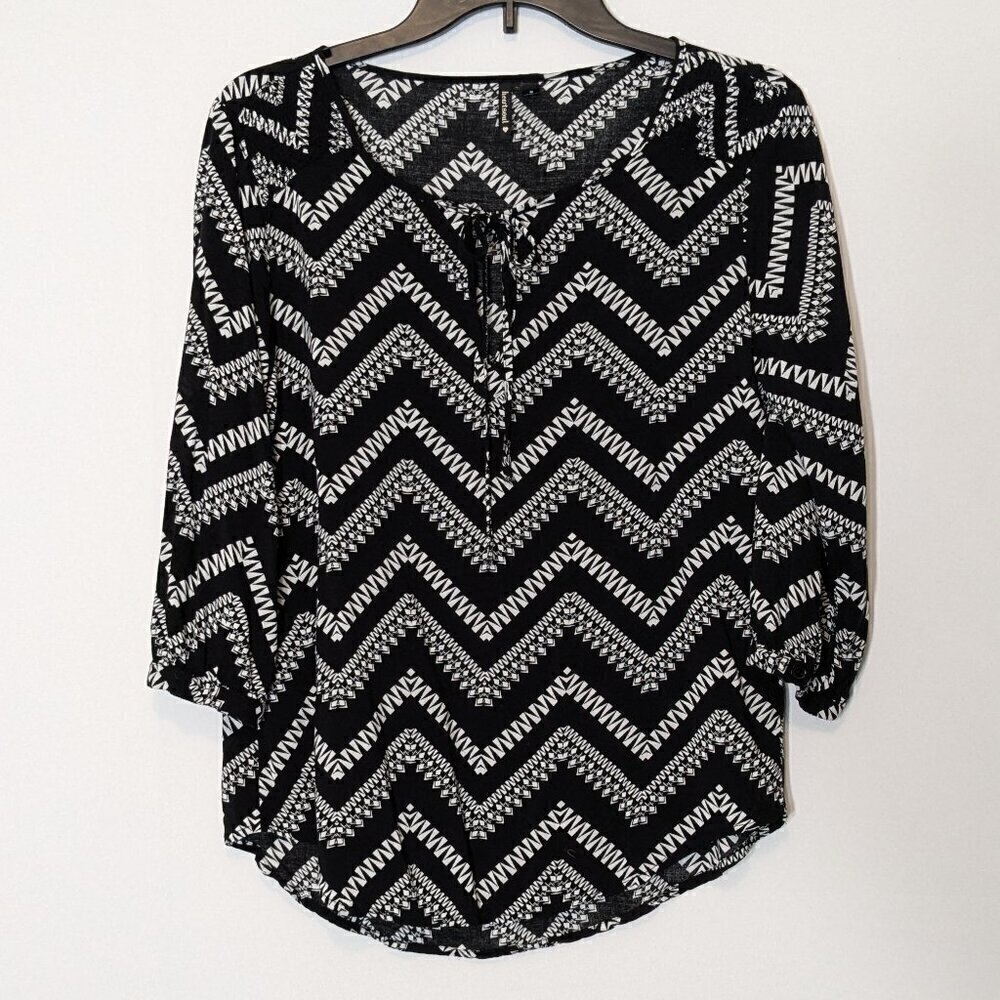 HEART SOUL Black/White Print Rayon; 3/4 Sleeve Top Blouse; Size M